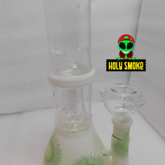 Bong de Vidrio diseño transparente con base de colores , tamaño 20 cm de alto.