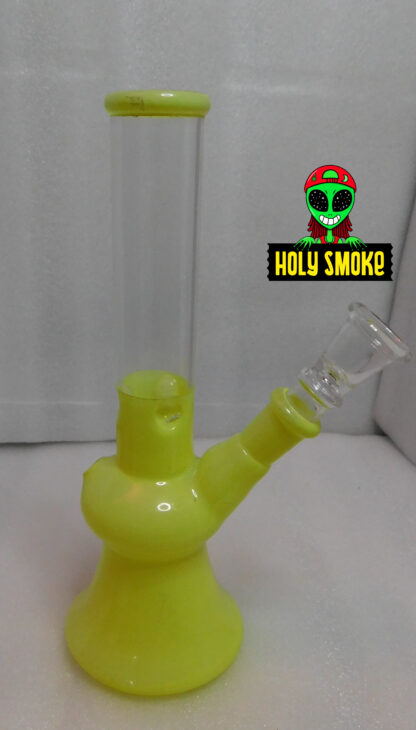 Bong de vidrio color amarillo , 21 cm de alto, boquilla con cazoleta 8 cm de largo.