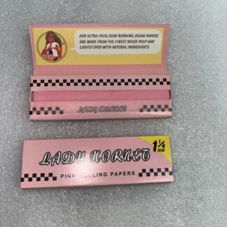 Papel de fumar color rosado, tamaño  1 1/4 de Lady Hornet-50 hojas