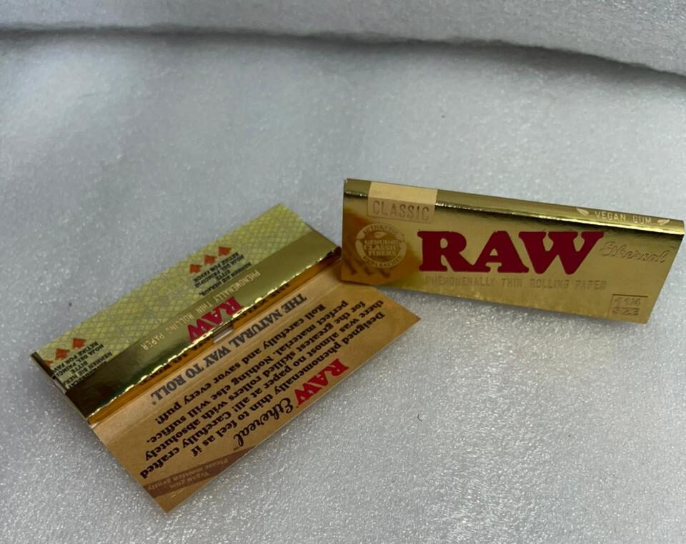 Papeles de fumar de la marca RAW, edición limitada Ethereal,tamaño 1-1/4 classic , 50 hojas