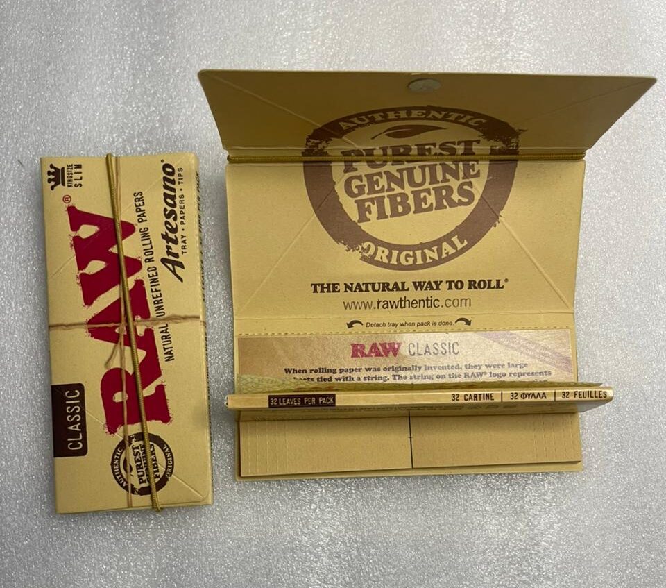 Papel de fumar RAW Classic Artesano, tamaño King Size Slim 32 hojas + tips