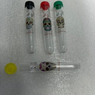 Pipa one hitter de vidrio transparente, diseños de calavera, y tapa de color, tamaño  7cm